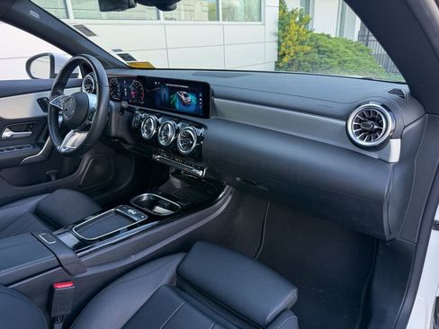 Used 2025 Mercedes-Benz CLA 250 4MATIC image 10