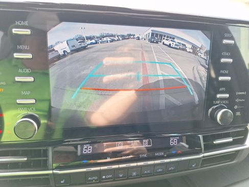 Used 2024 Toyota Sienna XLE Woodland Edition image 26