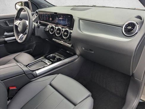 Used 2025 Mercedes-Benz GLA 250 image 21