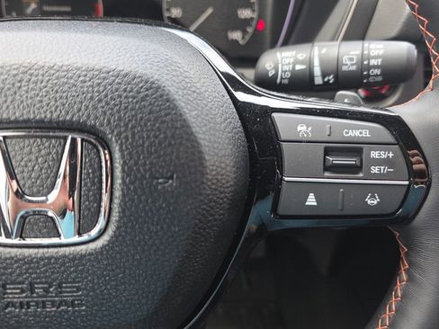 Used 2025 Honda Pilot TrailSport image 15