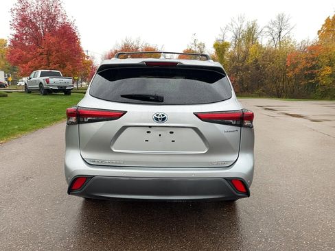 Used 2022 Toyota Highlander Limited image 7