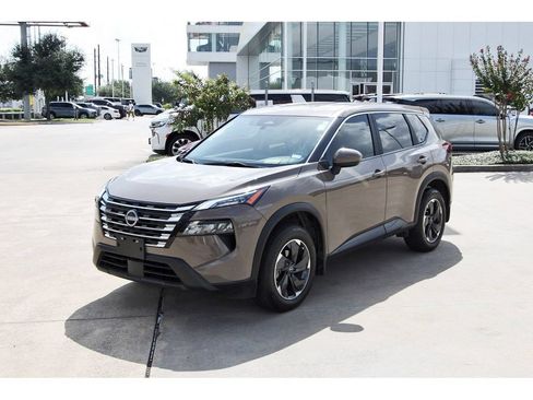 Used 2024 Nissan Rogue SV FWD image 3