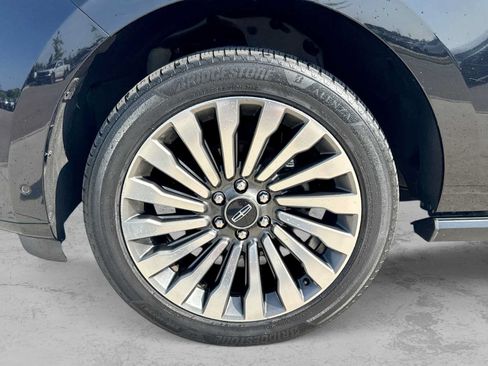 Used 2019 Lincoln Navigator Reserve AWD/4WD image 13