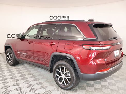 Used 2024 Jeep Grand Cherokee Limited RWD image 24