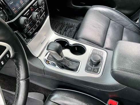Used 2019 Jeep Grand Cherokee Summit AWD/4WD image 17