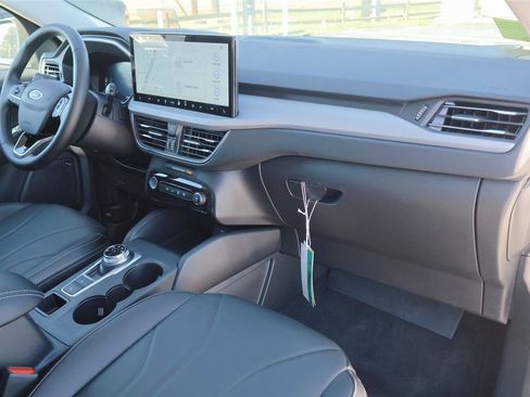 New 2025 Ford Escape SE w/ PHEV Premium Package image 33