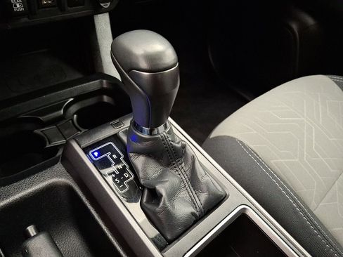 Certified 2021 Toyota Tacoma TRD Off-Road image 12