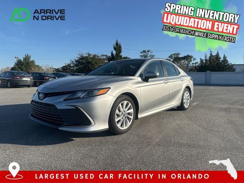 Used 2023 Toyota Camry LE image 1
