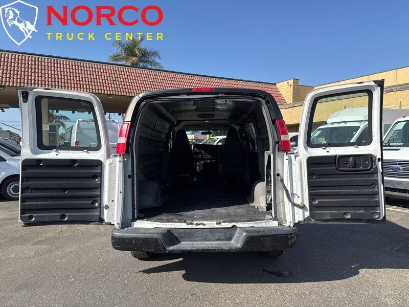 Used 2017 Chevrolet Express 2500 RWD image 10