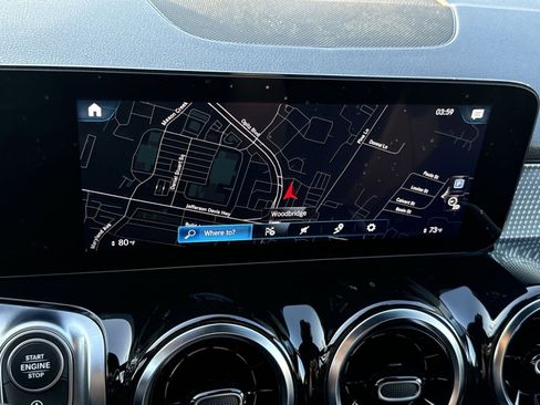 Used 2023 Mercedes-Benz GLB 250 4MATIC w/ Premium Package image 20