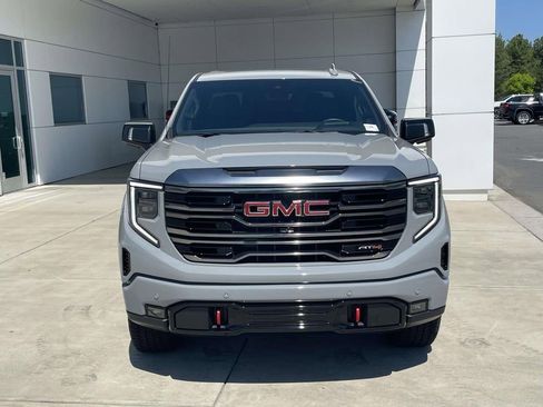 Used 2024 GMC Sierra 1500 AT4 w/ Technology Package AWD/4WD image 3