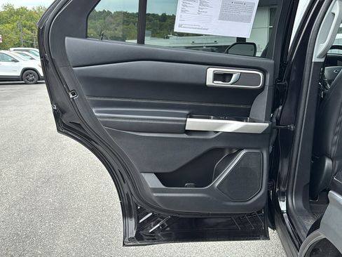Used 2022 Ford Explorer XLT w/ Equipment Group 202A image 26