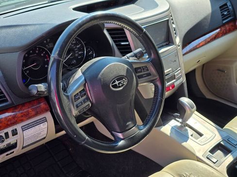 Used 2012 Subaru Outback 2.5i Limited w/ Moonroof Pkg AWD/4WD image 12