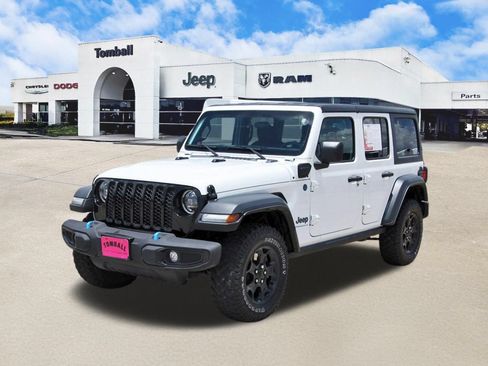 Used 2023 Jeep Wrangler Unlimited w/ Cold Weather Group AWD/4WD image 3