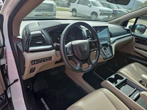 Used 2023 Honda Odyssey Touring image 10