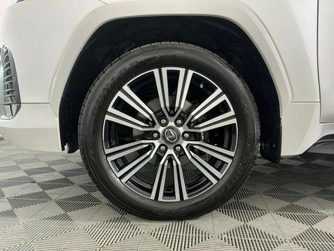 Used 2023 Lexus LX 600 4WD w/ Appearance Package image 8