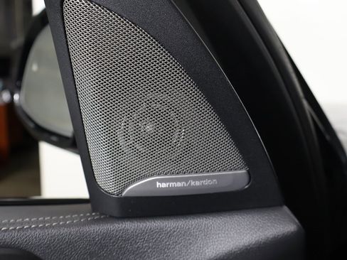 Used 2022 BMW X7 M50i image 65