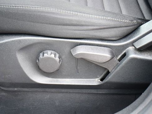 Used 2016 Ford Edge SE image 14