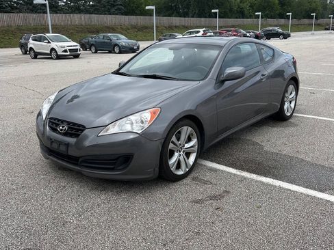 Used 2010 Hyundai Genesis 2.0T RWD image 3