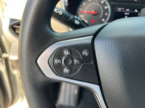 Used 2022 Chevrolet Traverse LS AWD/4WD image 41