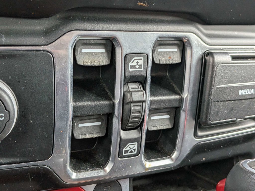 Used 2021 Jeep Wrangler Unlimited Rubicon AWD/4WD image 27