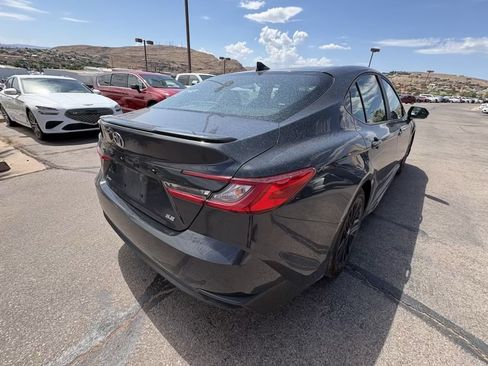 Used 2025 Toyota Camry SE FWD image 5