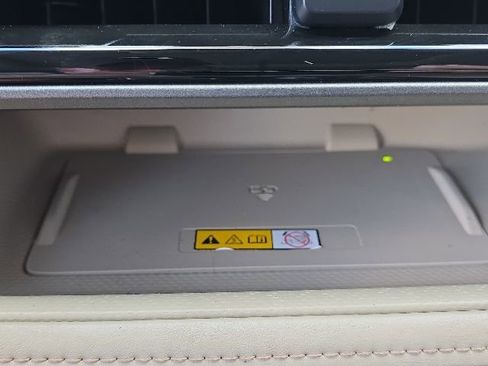 Used 2023 Toyota Highlander XLE FWD image 22