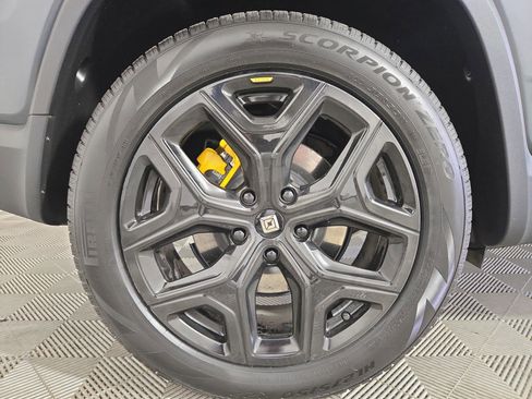Used 2024 Rivian R1S Adventure AWD/4WD image 12