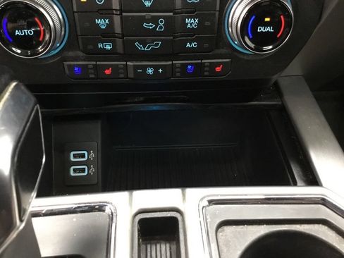 Used 2018 Ford F150 Platinum w/ Equipment Group 701A Luxury AWD/4WD image 27