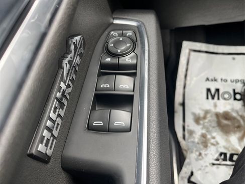 Used 2025 Chevrolet Silverado 1500 High Country image 34