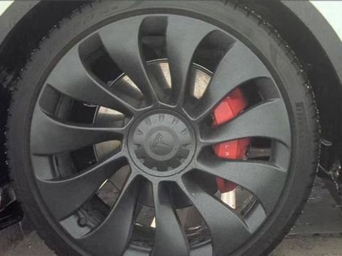 Used 2022 Tesla Model Y Performance image 5