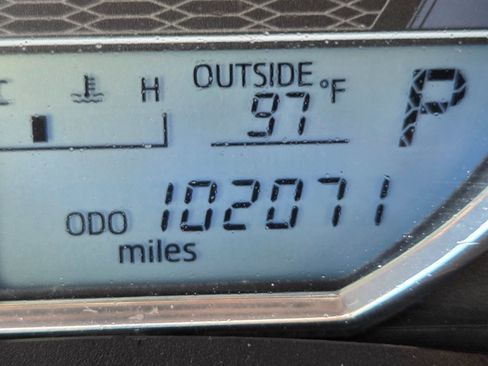 Used 2014 Toyota Corolla LE FWD image 19