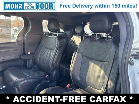 Used 2023 Toyota Sienna XSE image 30