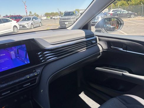 Used 2026 Toyota Camry LE FWD image 35