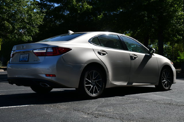 Used 2017 Lexus ES 350 w/ Luxury Package FWD image 7
