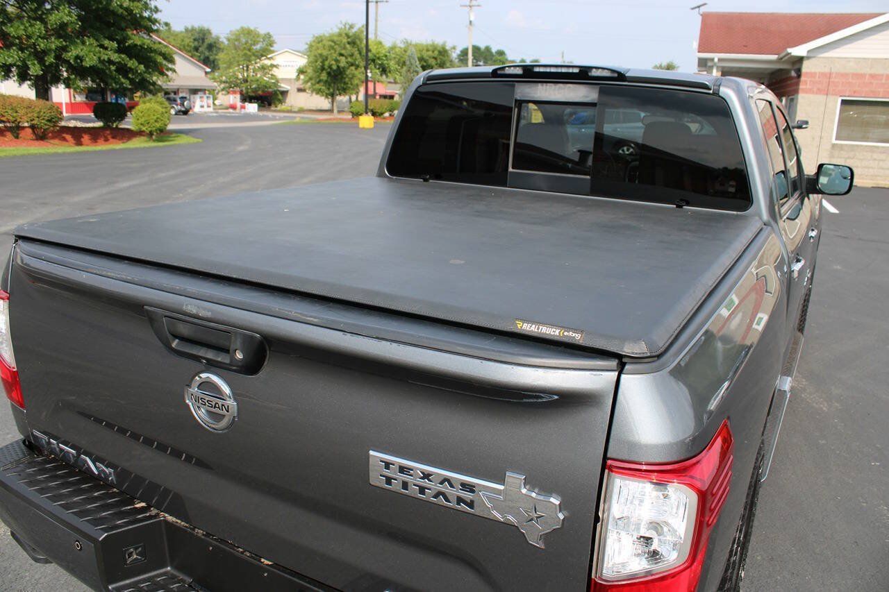 Used 2018 Nissan Titan SV w/ SV Convenience Package AWD/4WD image 13