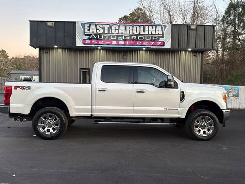Used 2019 Ford F250 Lariat w/ Lariat Ultimate Package image 2