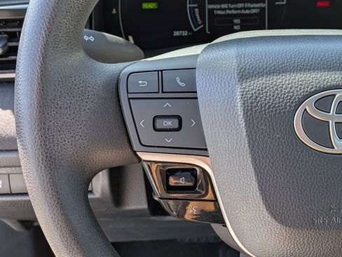 Used 2025 Toyota Camry LE image 19