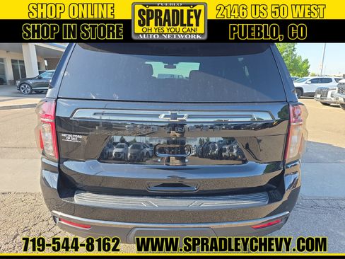 Used 2022 Chevrolet Suburban Z71 w/ Luxury Package AWD/4WD image 4