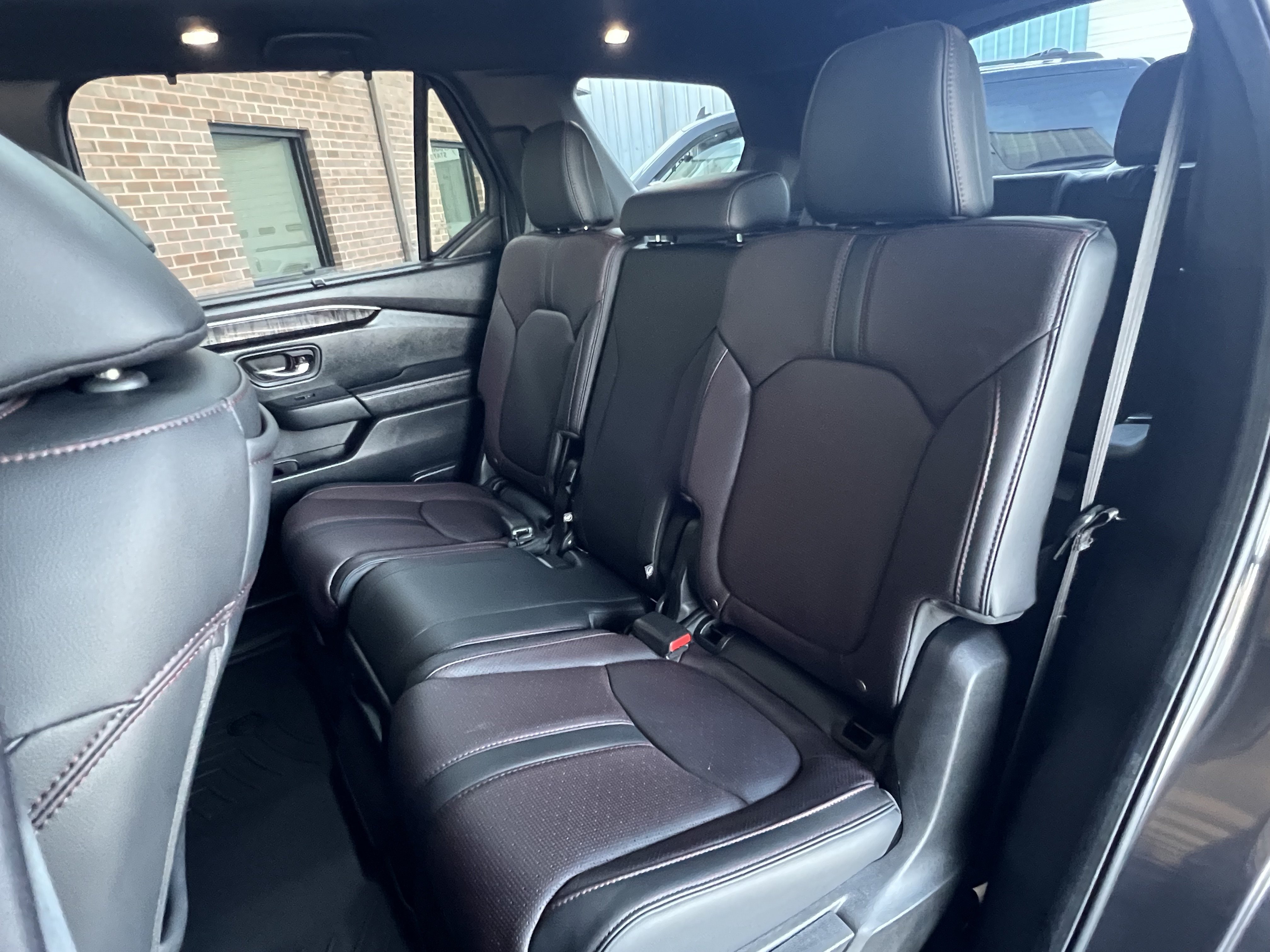 Used 2025 Honda Pilot Black Edition image 19