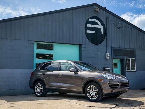 Used 2014 Porsche Cayenne Diesel w/ Comfort Plus Package AWD/4WD image 1