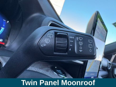 Used 2022 Ford Explorer Platinum w/ Equipment Group 601A image 13