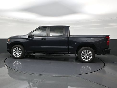 Used 2022 Chevrolet Silverado 1500 Custom RWD image 2
