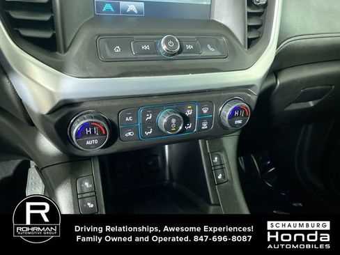 Used 2017 GMC Acadia SLE w/ Driver Alert Package I image 10