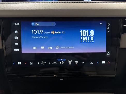 Certified 2025 Lincoln Navigator L Reserve image 12