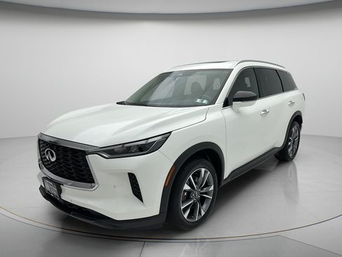 Used 2024 INFINITI QX60 Luxe AWD/4WD image 3