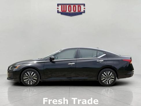 Used 2023 Nissan Altima 2.5 SV AWD/4WD image 4
