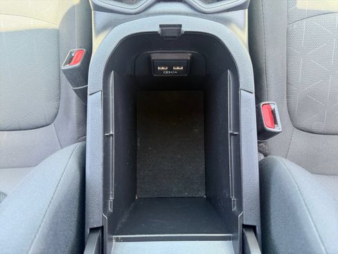 Used 2021 Toyota RAV4 XLE FWD image 18