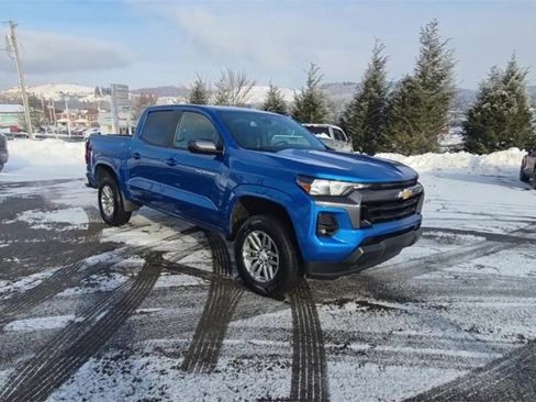 Used 2023 Chevrolet Colorado LT w/ LT Convenience Package II image 3