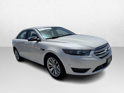 Used 2015 Ford Taurus Limited w/ Equipment Group 301A FWD image 3